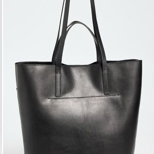 Madewell The Essential Tote in Black Leather